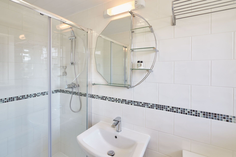 Bathroom 4, Host Stay The Waves, North Yorkshire