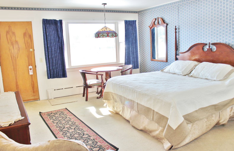 Bedroom 3, Sara Placid Inn and Suites, Essex