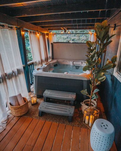 Bathroom 3, Lightfoot Cabin, San Bernardino