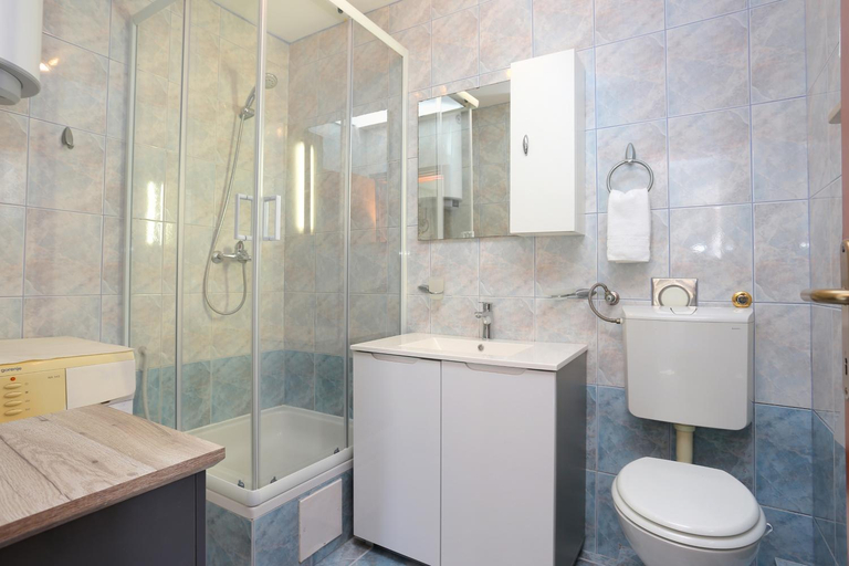 Bathroom 3, Family-friendly apartments with swimming pool Split - 21026, Split