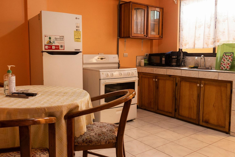 Others 5, Marta's Guesthouses, apartamentos con entrada autonoma, Limón