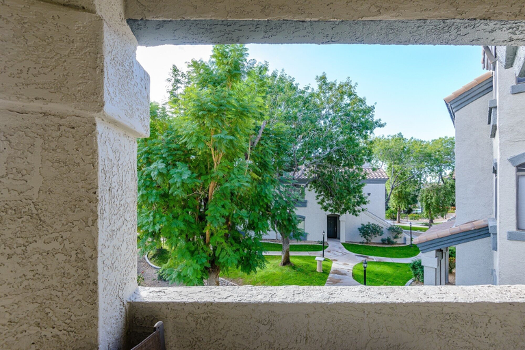 Property grounds 2, Villa Zen 2 Bedroom Condo by RedAwning, Maricopa