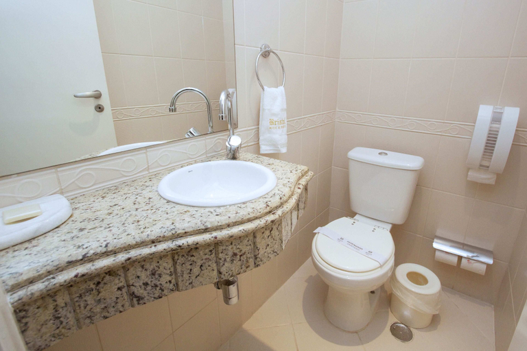 Bathroom 5, Bristol International Airport Hotel, Guarulhos