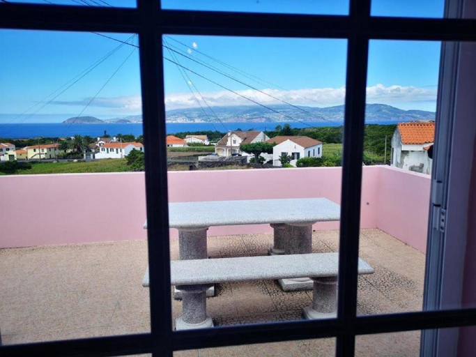 Others 3, Villa da Silva, Madalena