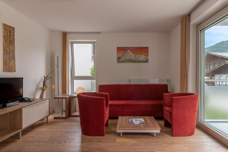 Room 5, Apartment Glacier View 12 1 With Balcony, Zell am See