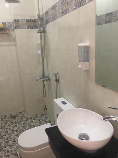 Bathroom, Khach san Khai Hoan, Qui Nhơn