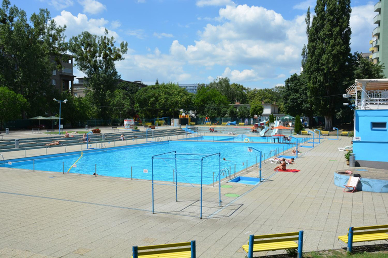 City Lights Apartment with Terrace - 24 Hours Check in, Bratislava II