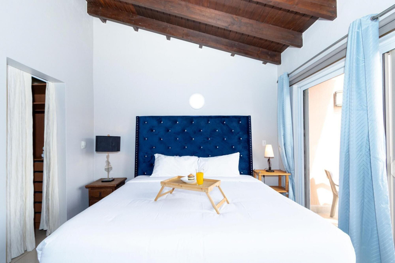 Bedroom 3, 2br2 5BA Townhouse w Pool 3min Walk 2 Eaglebeach