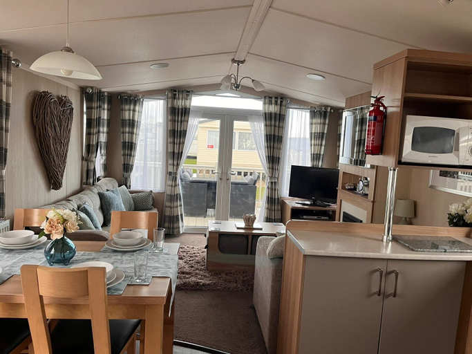 Others 5, Impeccable 3-bed Caravan on Butlins Skegness, Lincolnshire
