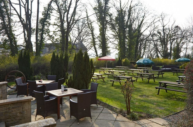 Others 4, The Royal George Birdlip by Greene King Inns, Gloucestershire
