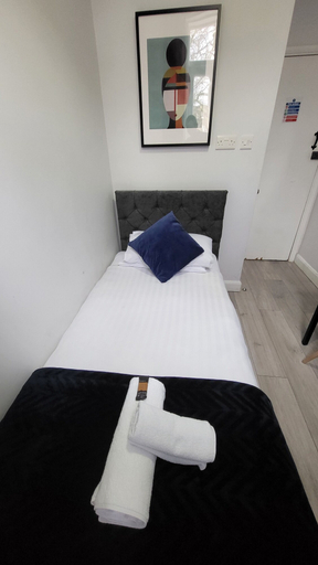 Bedroom 3, Argyle Square Hotel, London