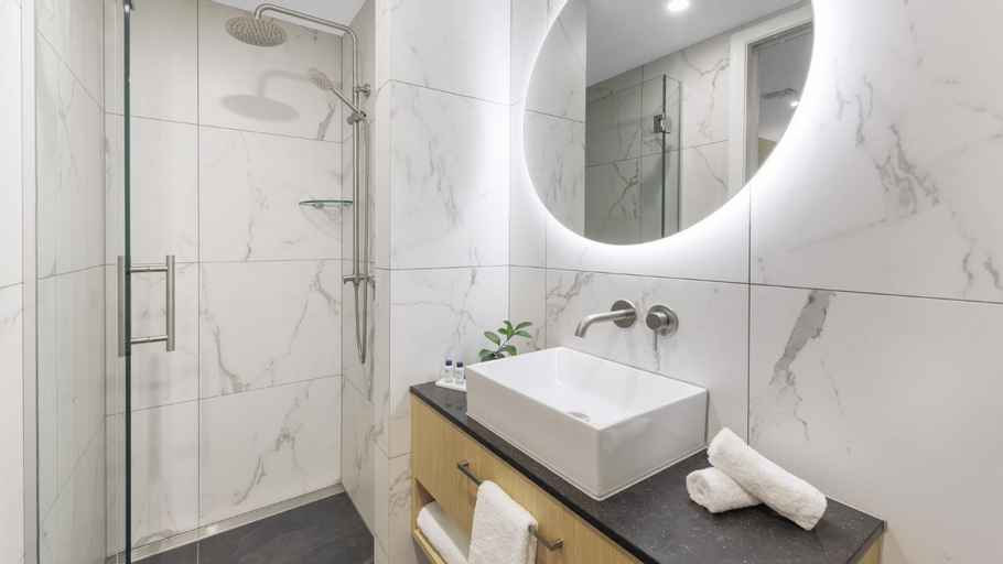 Bathroom 7