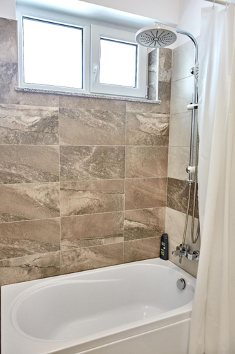 Bathroom 2, Apartment Miruna Luxury Astoria, Navodari