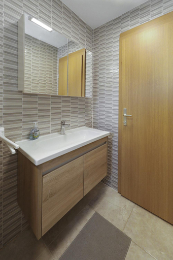 Bathroom 3, Apartments Oliva, Nin