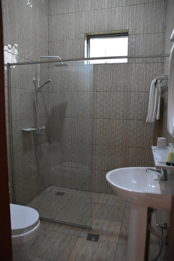 Bathroom, Chimpanzee Lodge, Nyamasheke