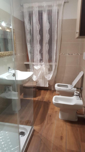 Bathroom 7