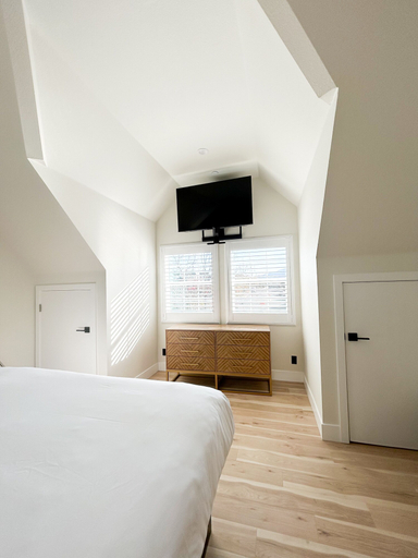 Bedroom 2, New Haven Inn, Santa Barbara