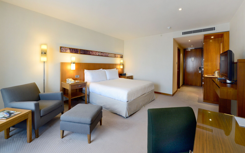 Bedroom 4, Canary Riverside Plaza London, Vignette Collection by IHG, London