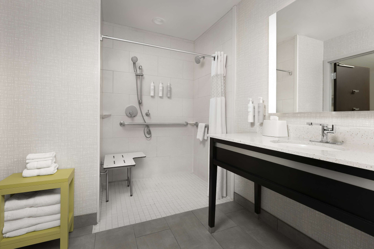 Bathroom 3, Hampton Inn & Suites El Paso/East, El Paso