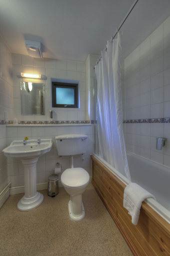 Bathroom 3, The Old Mill by Chef and Brewer Collection, Warwickshire