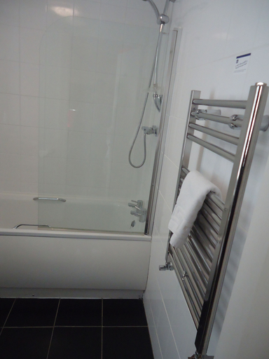 Bathroom 3, The Highfield Hotel By Greene King Inns, Middlesbrough