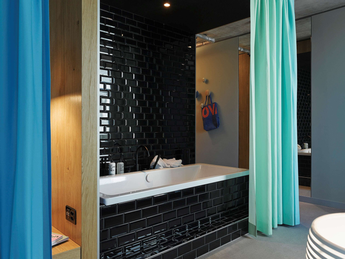 Bathroom 17