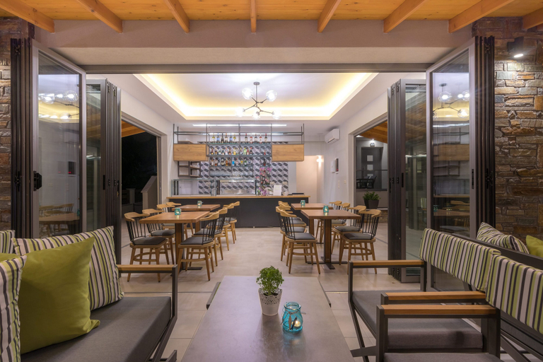 Food & Drinks