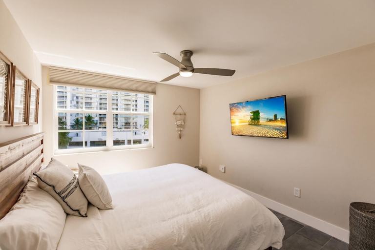 Others 2, Uhost AI 3BR Condo Stunning Water Views, Miami-Dade