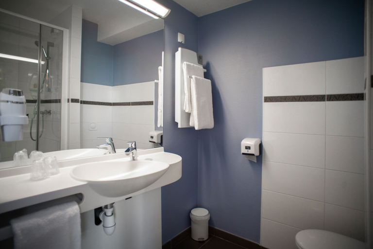 Bathroom 4, ACE Hôtel Bordeaux Carbon Banc, Gironde