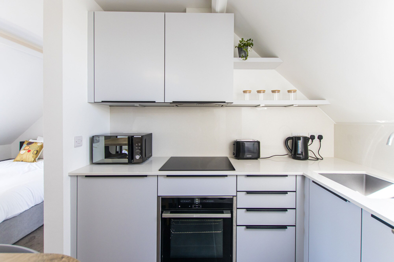 Others 3, Bright & Beautiful Studio Flat in Bristol, Bristol