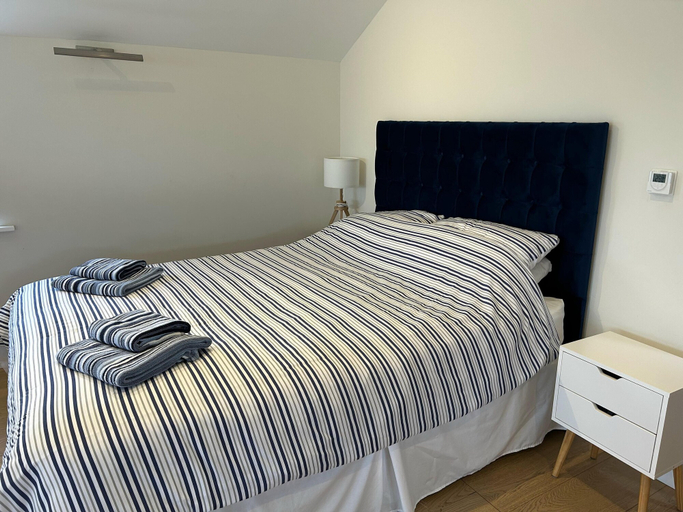 Room 5, Immaculate Studio Apartment Just Outside Penzance, Cornwall