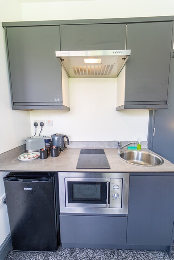 Others 3, Spacious 1-bed Studio in Birmingham, Birmingham