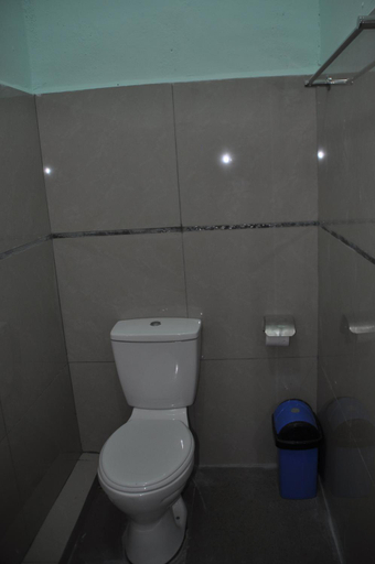 Bathroom 4, SUKAU TOMANGGONG VIEW B&B, Kinabatangan