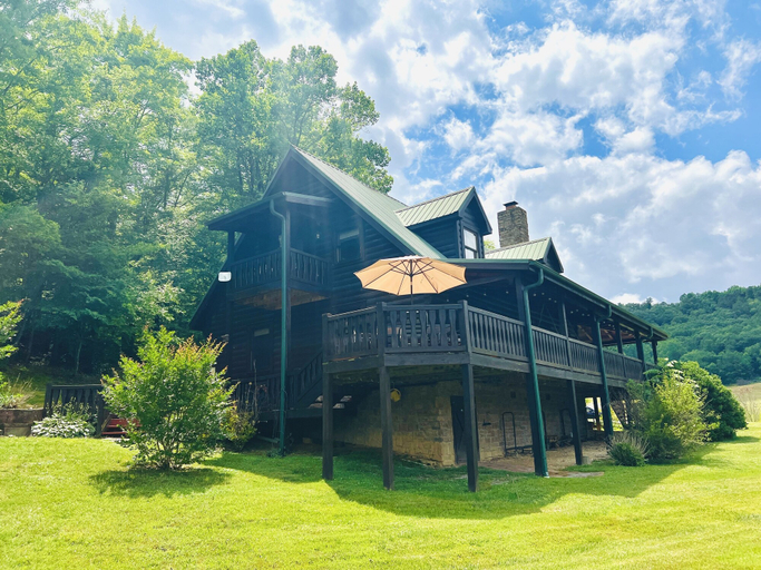 Exterior & Views 2, Burning Tree 3 Bedroom Cabin by RedAwning, Sevier