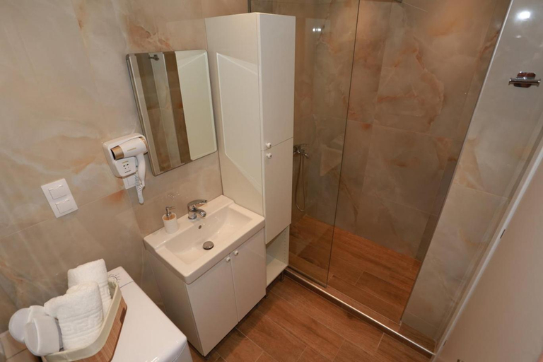 Bathroom 5, Bianca Suites, Central Macedonia
