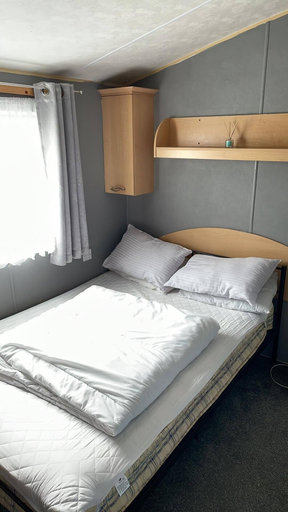 Bedroom 2, Inviting 3-bed Caravan in Skegness, Lincolnshire