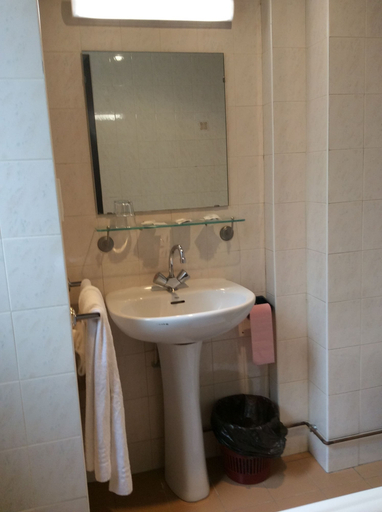Bathroom 3, Hotel De La Place, Hauts-de-Seine