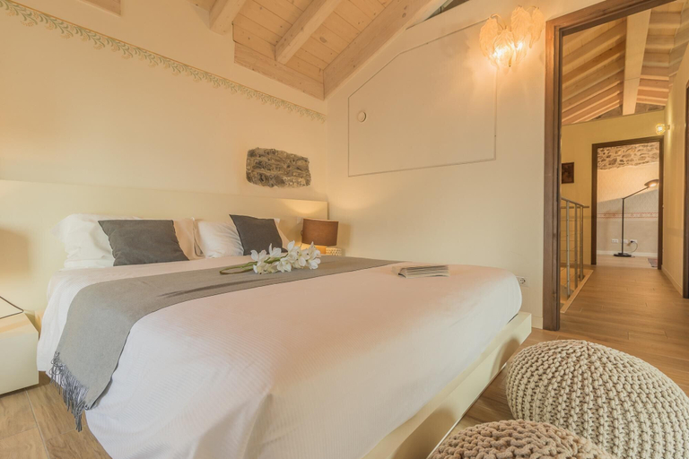 Bedroom 5, Elizabeth House Varenna, Lecco