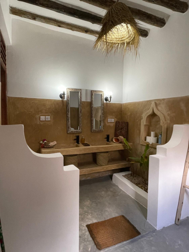 Bathroom 4, Olamanga Beach Villa Adults Only, Kusini
