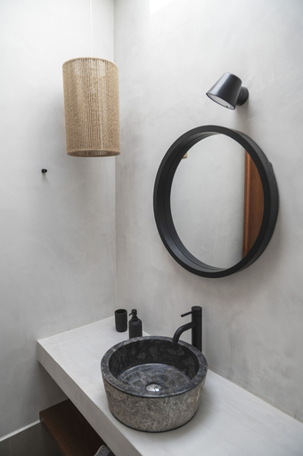 Bathroom 4, Casa di Demezzo, Crete