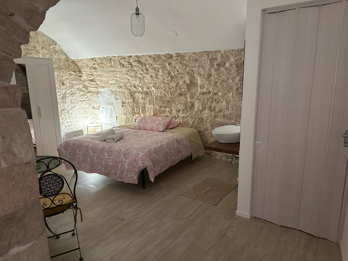 Others 4, Giovinazzo Suite Pavone Griffi, Bari