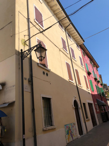 Exterior 5