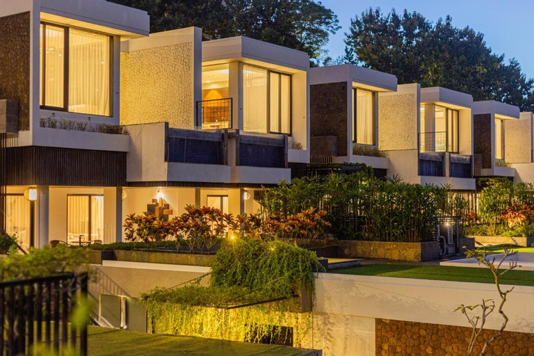 Exterior & Views 22