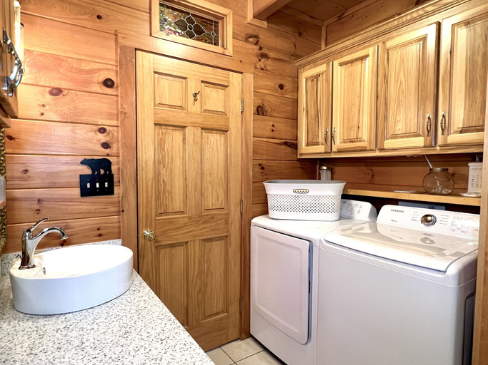 Others 5, Burning Tree 3 Bedroom Cabin by RedAwning, Sevier