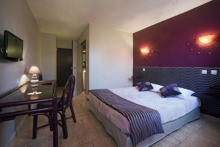 Bedroom 2, Tropic Hotel, Pyrénées-Orientales