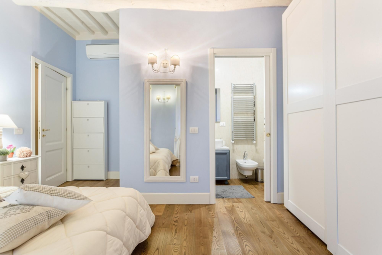Bedroom 3, Casa Raffa in Lucca With 2 Bedrooms and 2 Bathrooms, Lucca