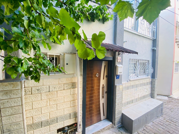 Exterior & Views 2, Beautiful 3-bedroom House With Sea View and Garden, Kuşadası