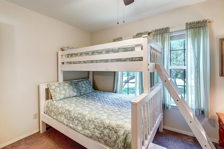 Room 5, Seashell Memories 2 Bedroom Home by RedAwning, Aransas