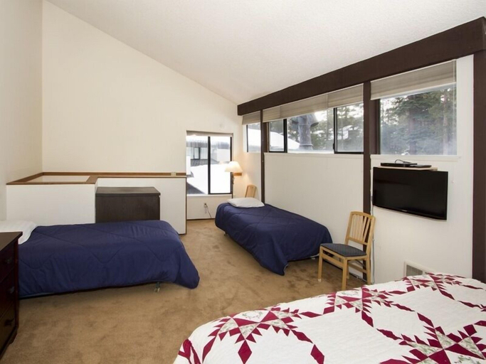 Bedroom 3, St. Anton Wooded View 2-Bedroom Condos w/ fireplace, Mono