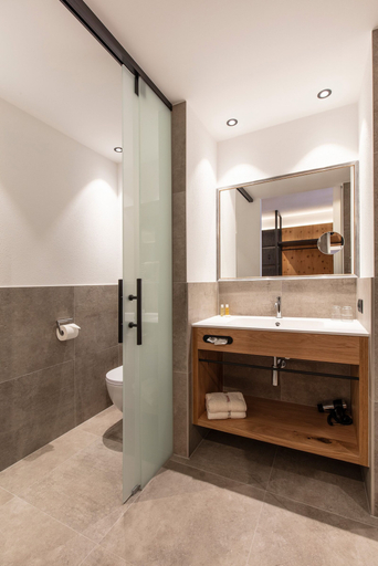 Bathroom 3, Urbanhof, Imst